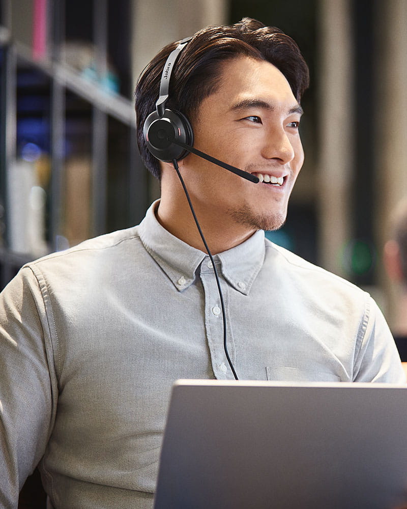 Jabra-Evolve2-30-UC-Black-Office-Female